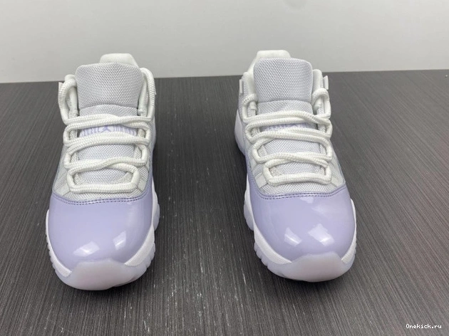 One Kick Air Low Pure AH7860-101 11 Violet WMNS Jordan 0713